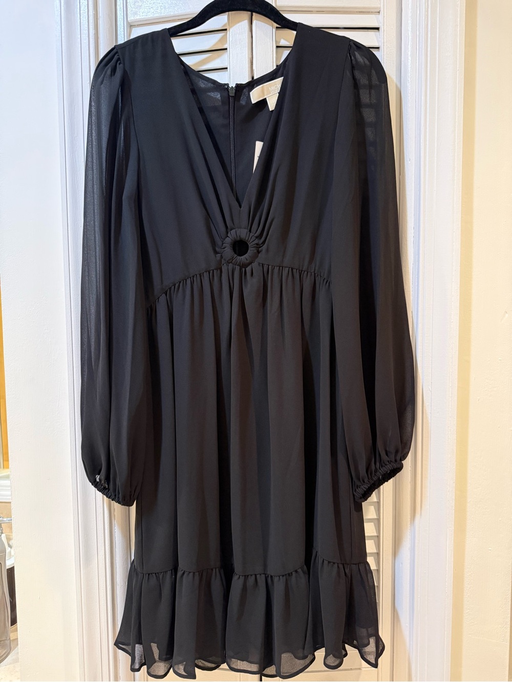 Gorgeous MICHAEL Michael Kors Black V-Neck Ruffle Hem Dress